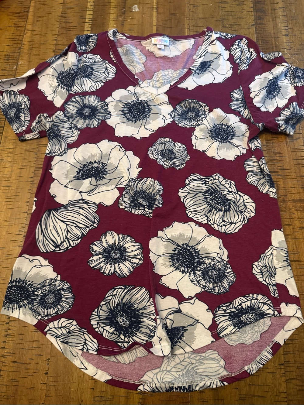 LuLaRoe Burgundy and Navy Floral V-Neck Short Sleeve Top